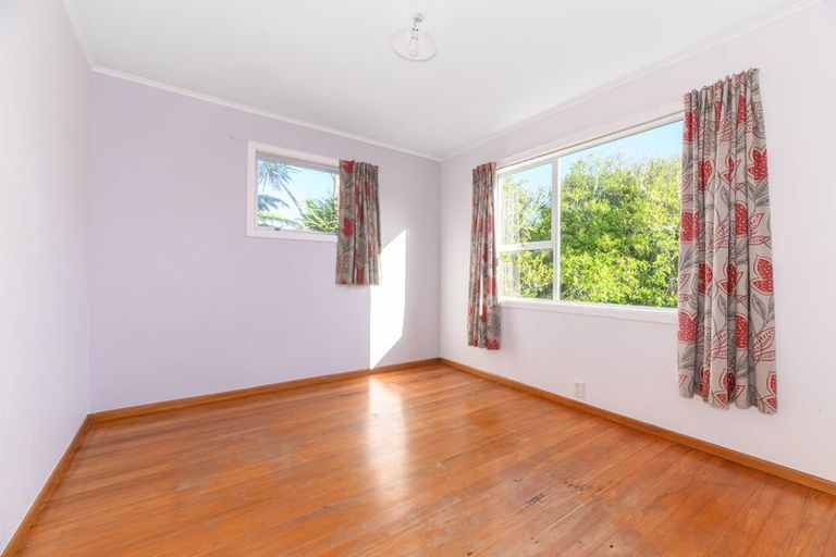 Photo of property in 15 Zita Maria Drive, Massey, Auckland, 0614