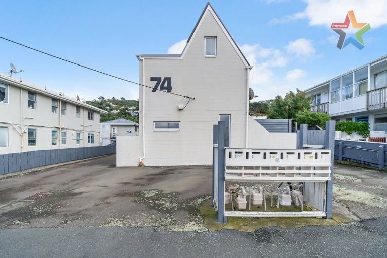 Photo of property in 4/74 Freyberg Street, Lyall Bay, Wellington, 6022