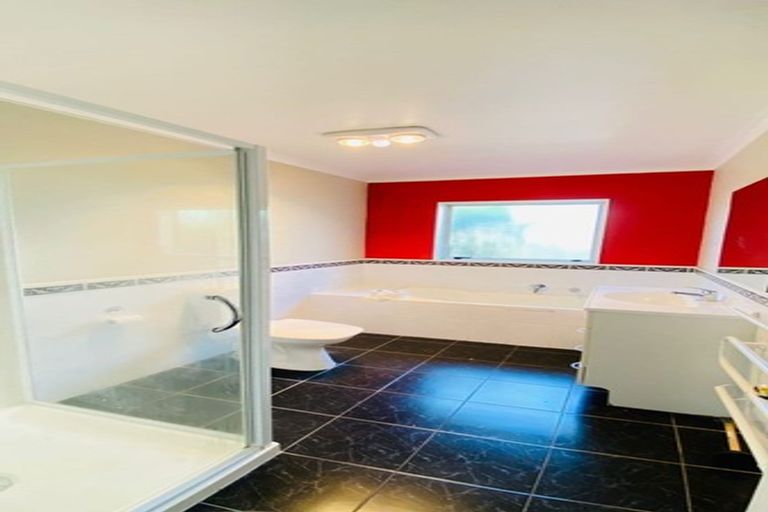 Photo of property in 12 Ali Place, Ranui, Auckland, 0612