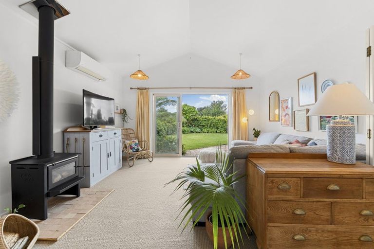 Photo of property in 18a Russell Drive, Oakura, 4314