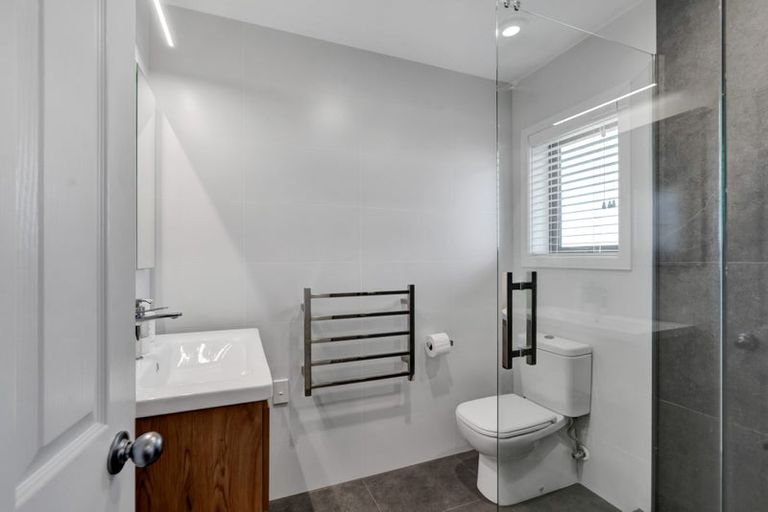 Photo of property in 17 Ashmore Drive, Frankleigh Park, New Plymouth, 4310