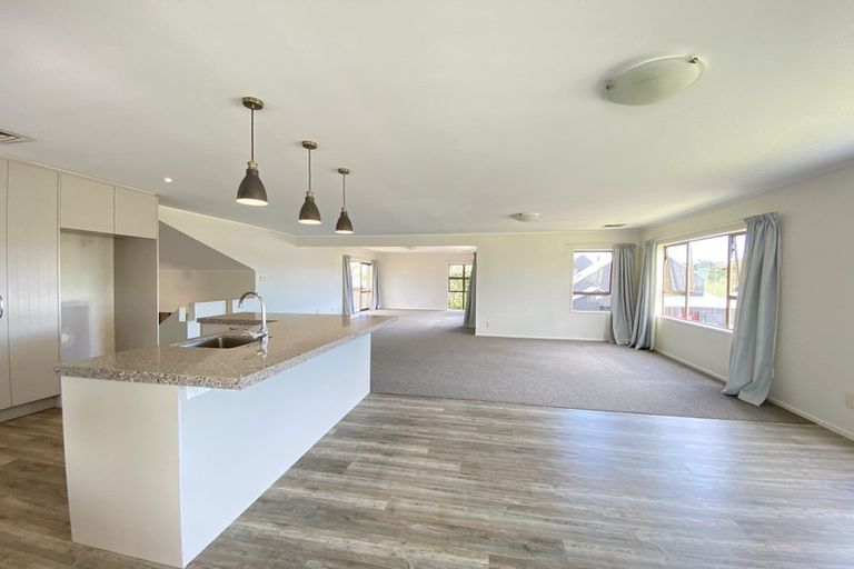 Photo of property in 12 Davita Place, Farm Cove, Auckland, 2012