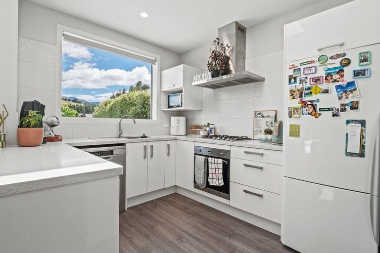 Photo of property in 10 Coburn Place, Lake Hayes, Queenstown, 9304