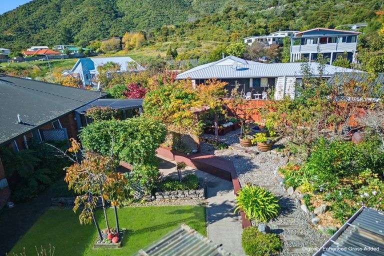 Photo of property in 76 Moana View Road, Waikawa, Picton, 7220