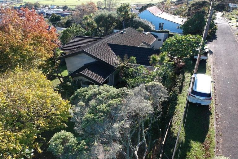 Photo of property in 2 Gow Street, Helensville, 0800