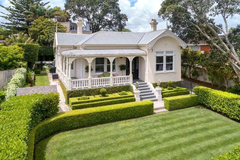 Photo of property in 2 Ruapehu Street, Mount Eden, Auckland, 1024