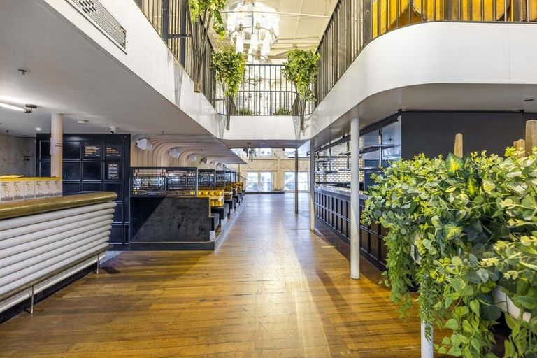 Photo of property in 44a Queen Street, Northcote Point, Auckland, 0627
