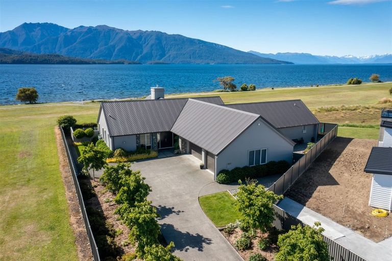 Photo of property in 140 Howden Street, Te Anau, 9600