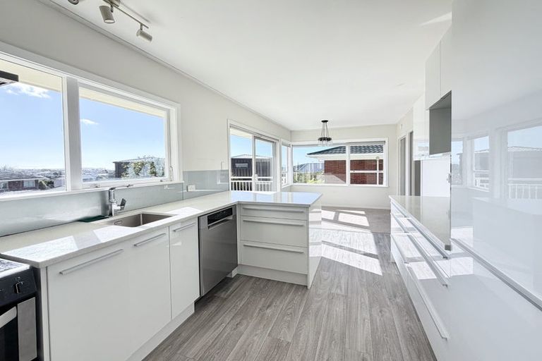 Photo of property in 122 Hugh Green Drive, Pinehill, Auckland, 0632