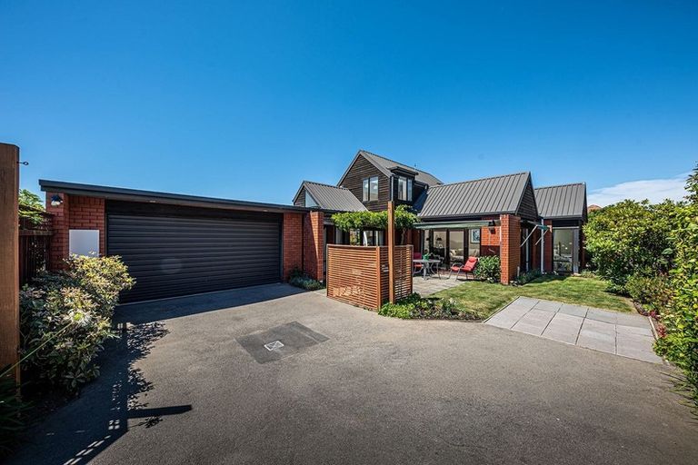 Photo of property in 5a Mclellan Place, Ilam, Christchurch, 8041
