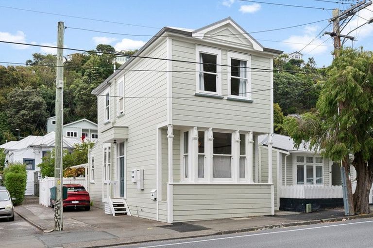 Photo of property in 141 Aro Street, Aro Valley, Wellington, 6021