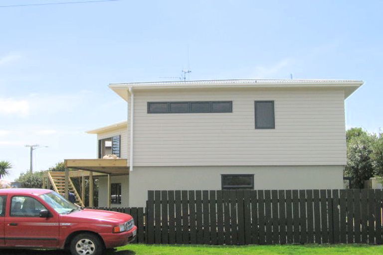 Photo of property in 2 Karewa Parade, Papamoa Beach, Papamoa, 3118