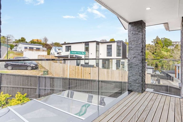 Photo of property in 1 Arataki Way, Glen Eden, Auckland, 0602