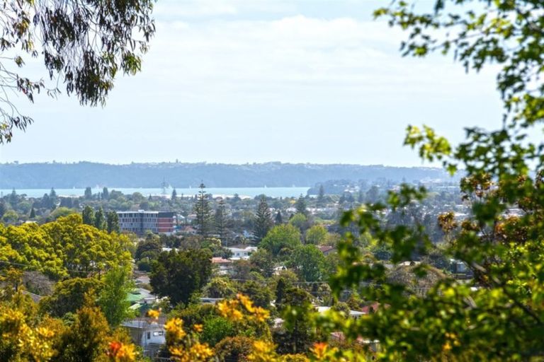 Photo of property in 227a Golf Road, Titirangi, Auckland, 0604