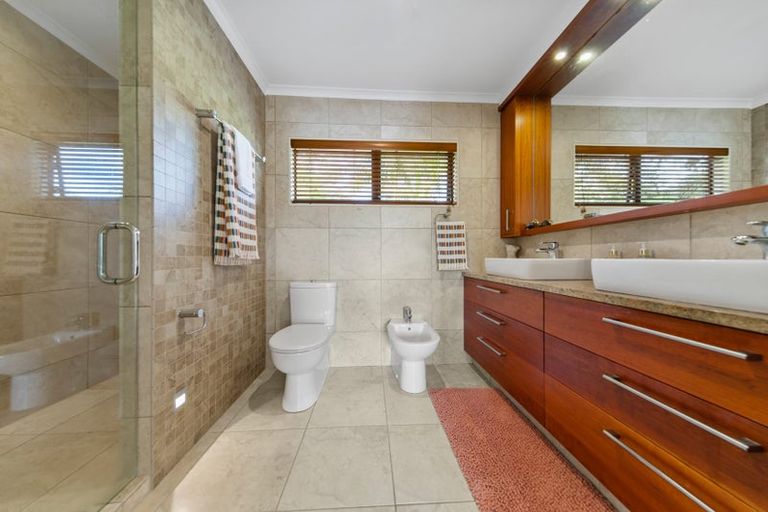 Photo of property in 20 Kingfisher Grove, Greenhithe, Auckland, 0632