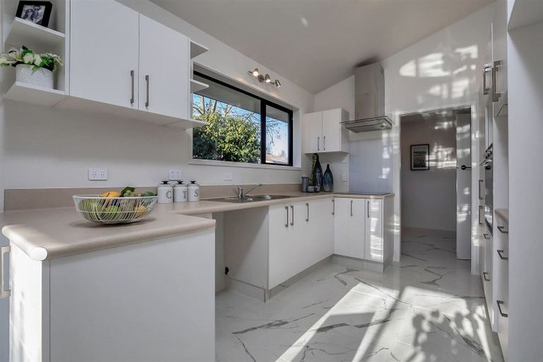 Photo of property in 214 Riverlaw Terrace, Saint Martins, Christchurch, 8022