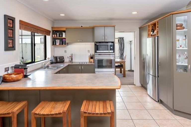 Photo of property in 6 Nad Place, East Tamaki Heights, Auckland, 2016