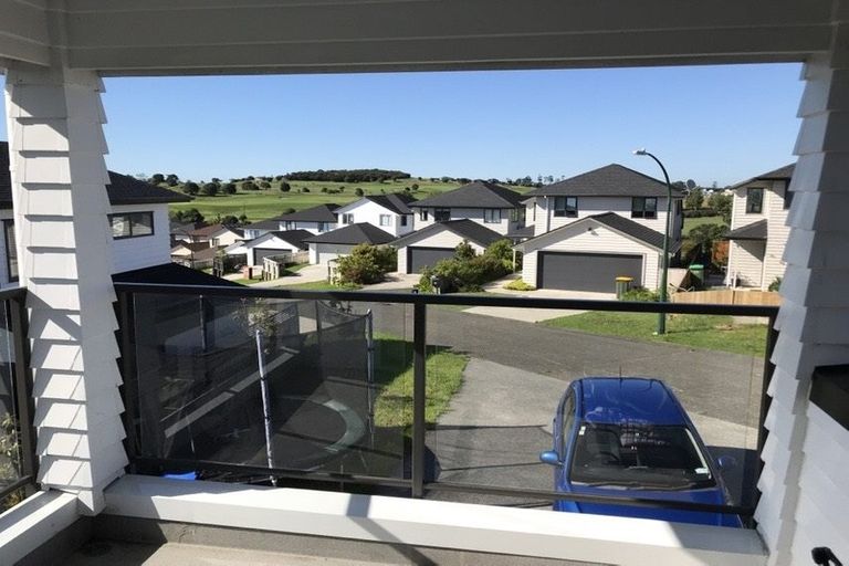 Photo of property in 49 Maylee Crescent, Gulf Harbour, Whangaparaoa, 0930