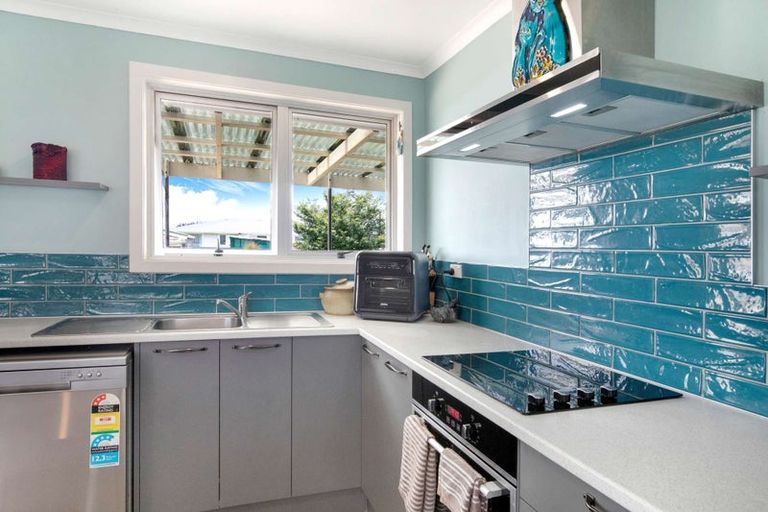 Photo of property in 11 Bovis Street, Shannon, 4821