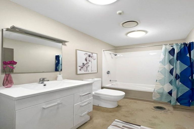 Photo of property in Sharella Living, 20 Glenmore Street, Thorndon, Wellington, 6011