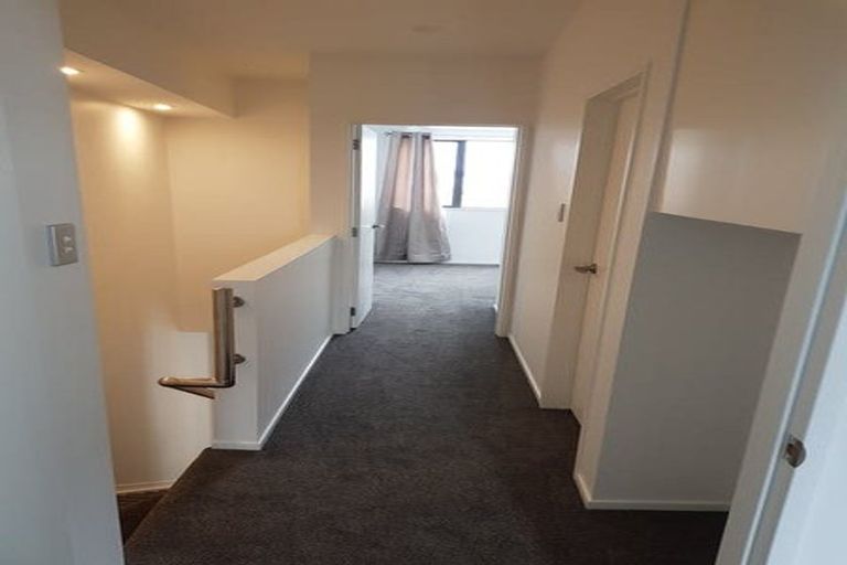 Photo of property in 48 Parahau Road, Papakura, 2110