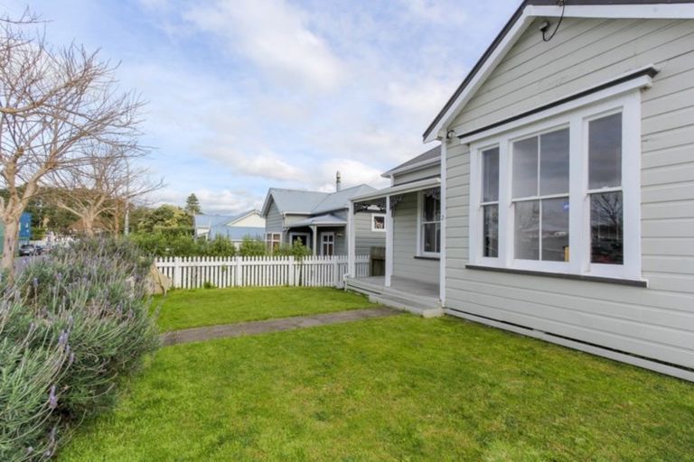 Photo of property in 2 Kingwell Street, Moturoa, New Plymouth, 4310