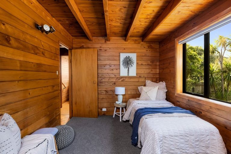 Photo of property in 4 Hillside Crescent, Leigh, 0985