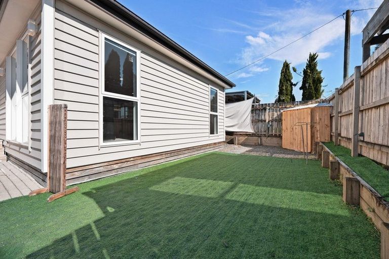 Photo of property in 25a Larnoch Road, Henderson, Auckland, 0610