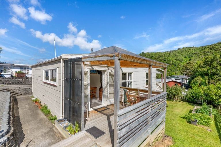Photo of property in 95a Waikawa Road, Picton, 7220