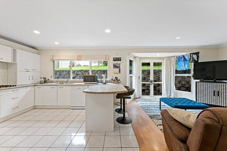 Photo of property in 25 Bronte Place, Somerville, Auckland, 2014