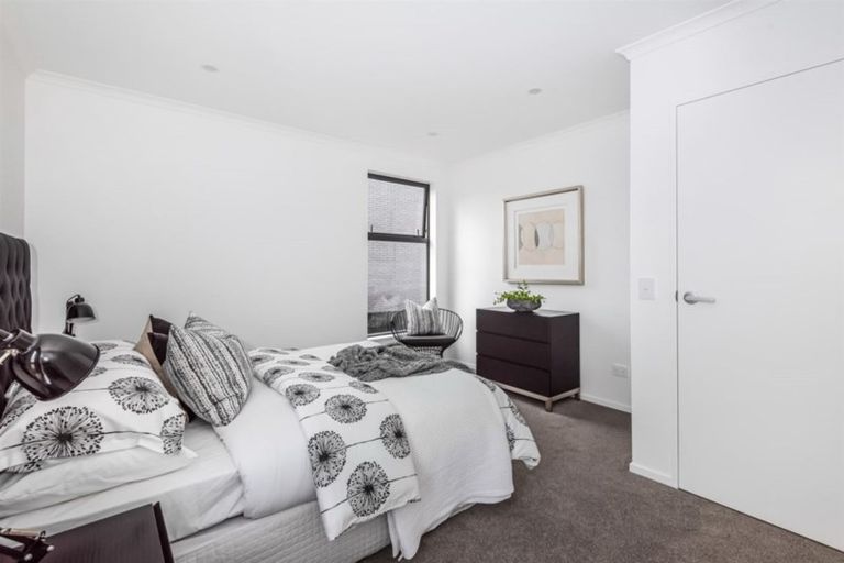 Photo of property in 1 Te One Place, Redwood, Christchurch, 8051