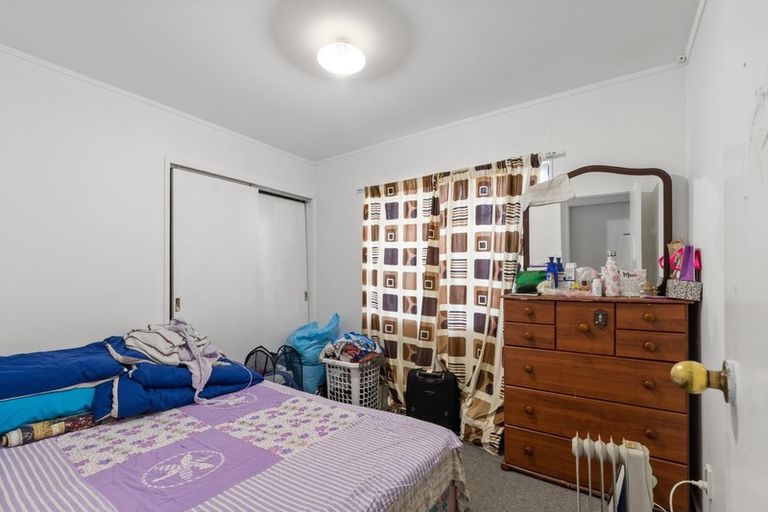Photo of property in 2/6 Eulogy Place, Randwick Park, Auckland, 2105
