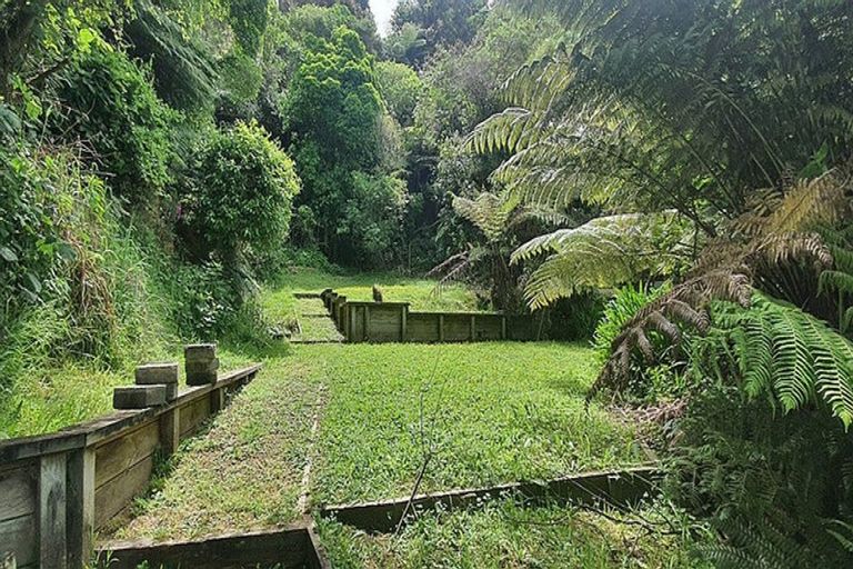 Photo of property in 39 Korau Grove, Stokes Valley, Lower Hutt, 5019