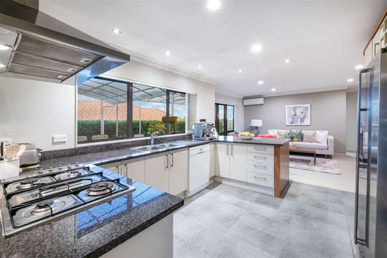 Photo of property in 6 Leafield Crescent, Henderson, Auckland, 0612