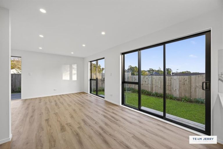 Photo of property in 25 Jandell Crescent, Bucklands Beach, Auckland, 2014