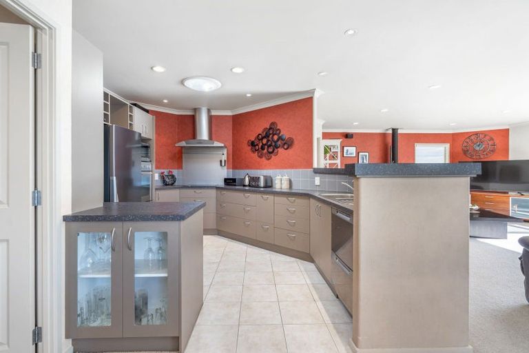 Photo of property in 288 Beach Road, Onerahi, Whangarei, 0110