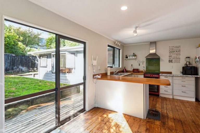 Photo of property in 39 Tennis Court Road, Raumati South, Paraparaumu, 5032