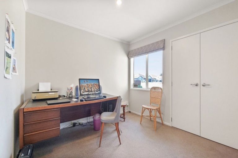 Photo of property in 27 Carroll Place, Owhata, Rotorua, 3010