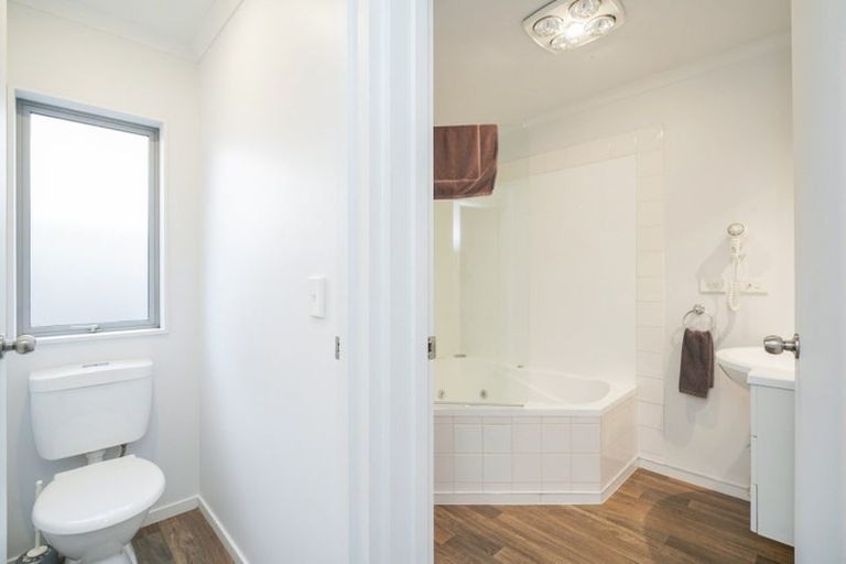 Photo of property in 8a-d Camden Street, Turnbull Thomson Park, Invercargill, 9810