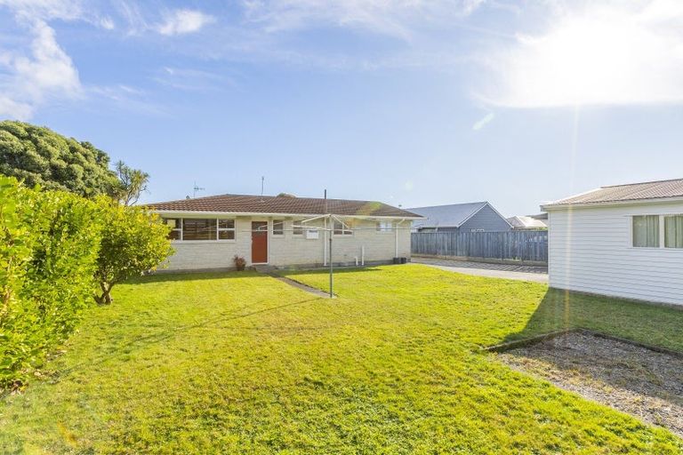 Photo of property in 11 Matai Street, Waikanae, 5036