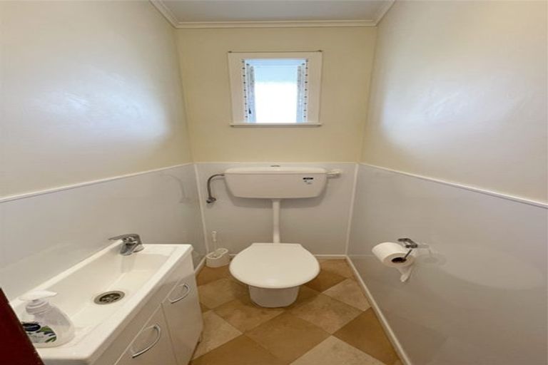 Photo of property in 8 Ashbury Avenue, Silverdale, Hamilton, 3216