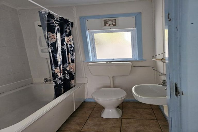 Photo of property in 55 Carrington Street, Lower Vogeltown, New Plymouth, 4310