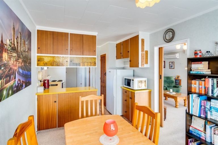 Photo of property in 1/82 Gloucester Street, Greenmeadows, Napier, 4112