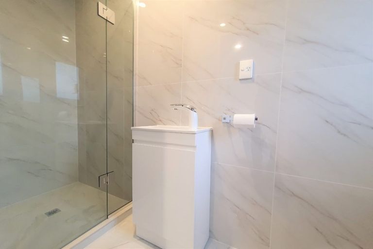 Photo of property in 7 Lilac Lane, Oteha, Auckland, 0632