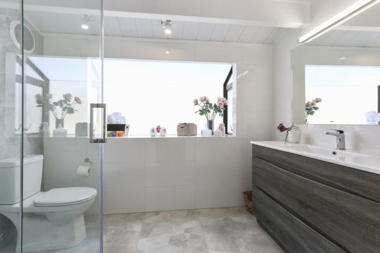 Photo of property in 2/203 Oakland Road, Karaka, Papakura, 2580