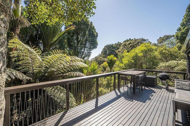 Photo of property in 43 Kohu Road, Titirangi, Auckland, 0604