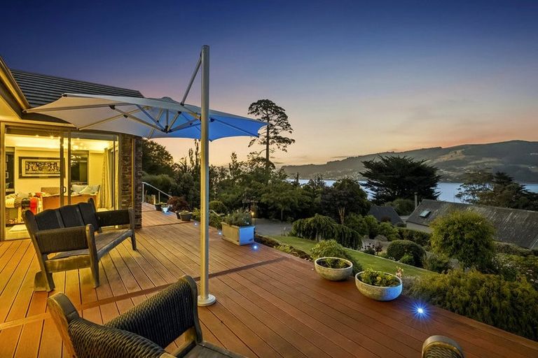 Photo of property in 28 Barling Street, Macandrew Bay, Dunedin, 9014