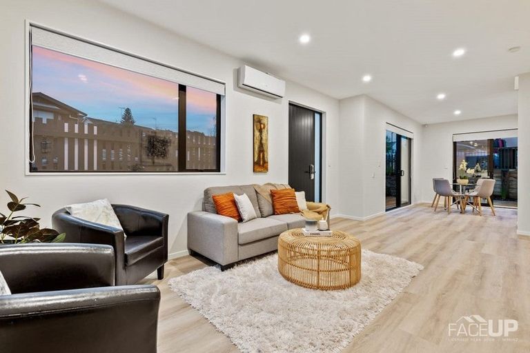 Photo of property in 79a Granville Drive, Massey, Auckland, 0614