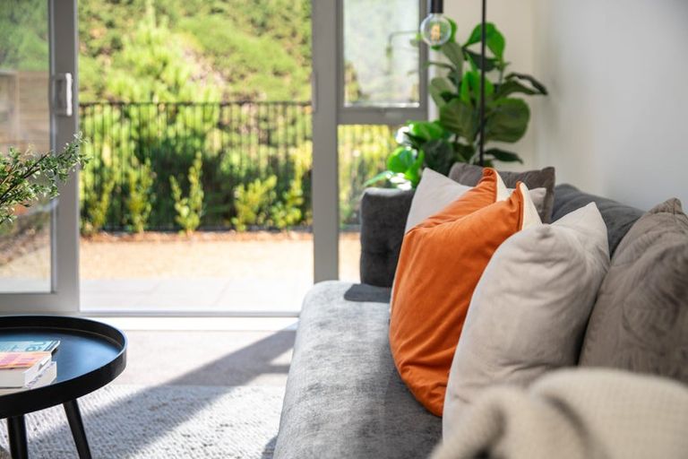 Photo of property in 84 Ara Paiwhenua, Tawa, Wellington, 5028