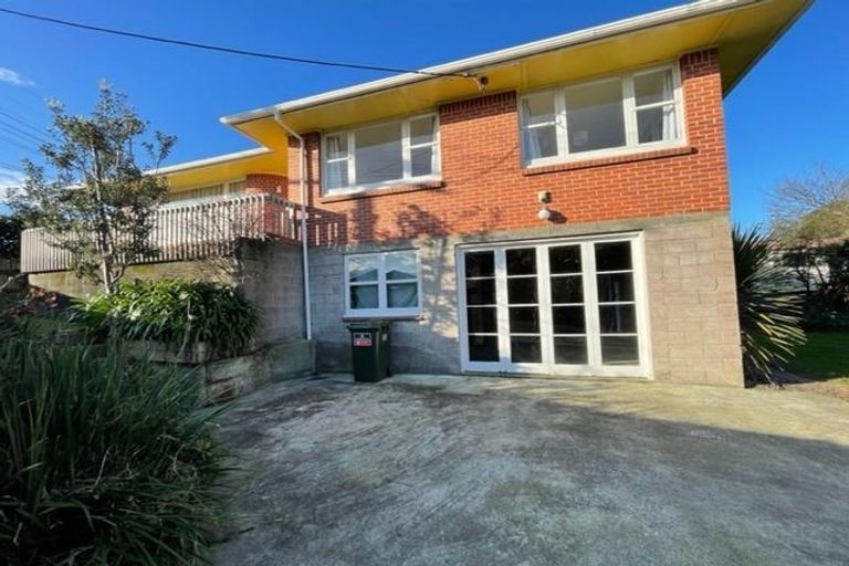 Photo of property in 21 Kereru Street, Henderson, Auckland, 0612
